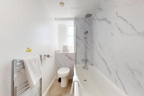 2 bedroom flat to rent, Old Brompton Road