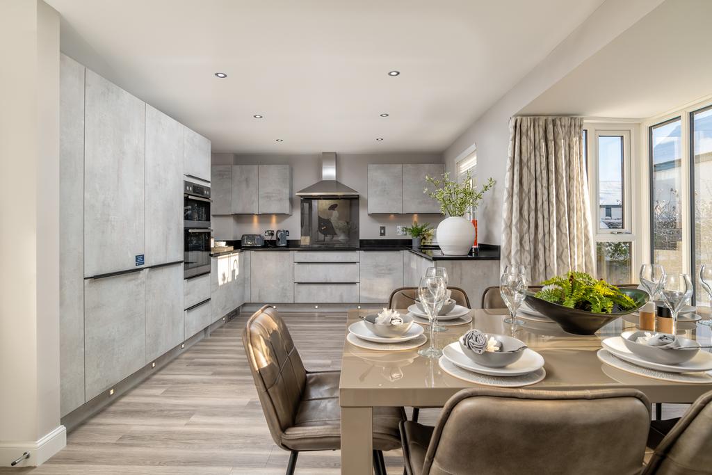 DEV002497 Ballater H469 09