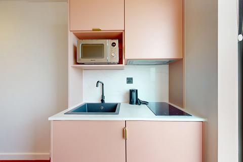 Studio to rent, Uxbridge Road