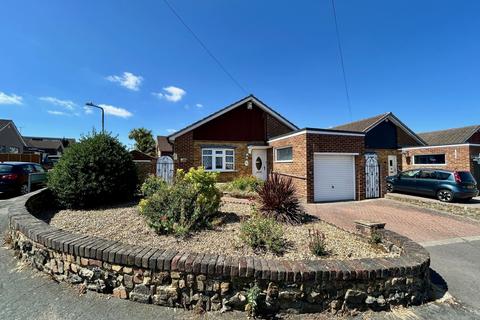 2 bedroom detached bungalow to rent, Cerne Road, Gravesend, DA12