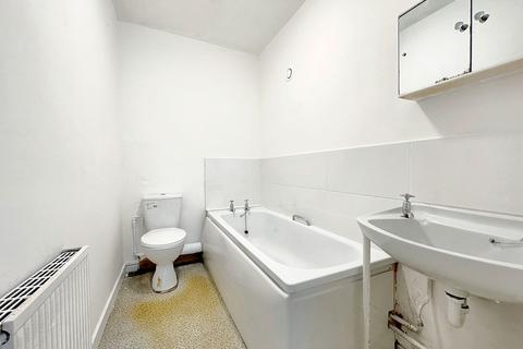 1 bedroom flat for sale, Oak Court Sumner Road, London, SE15