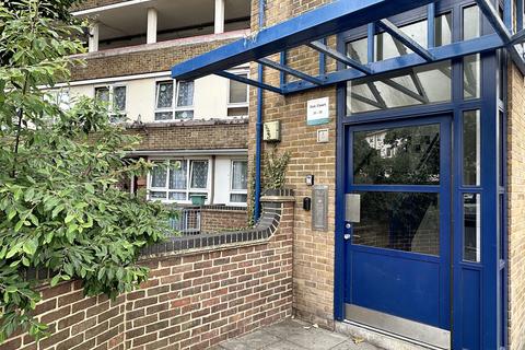 1 bedroom flat for sale, Oak Court Sumner Road, London, SE15