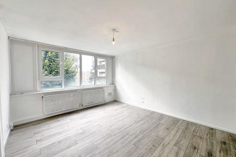 1 bedroom flat for sale, Oak Court Sumner Road, London, SE15