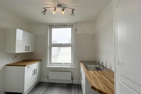 2 bedroom property to rent, Springfield Road, Newquay TR7