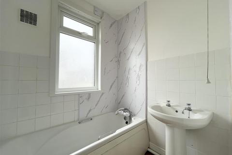 2 bedroom property to rent, Springfield Road, Newquay TR7