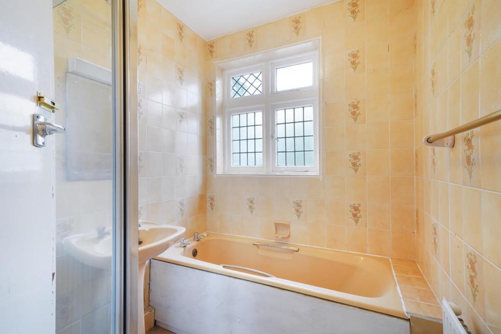 14 Lapstone Gardens - QVl Eygmt PWt Gzan0 ERm E.jpg