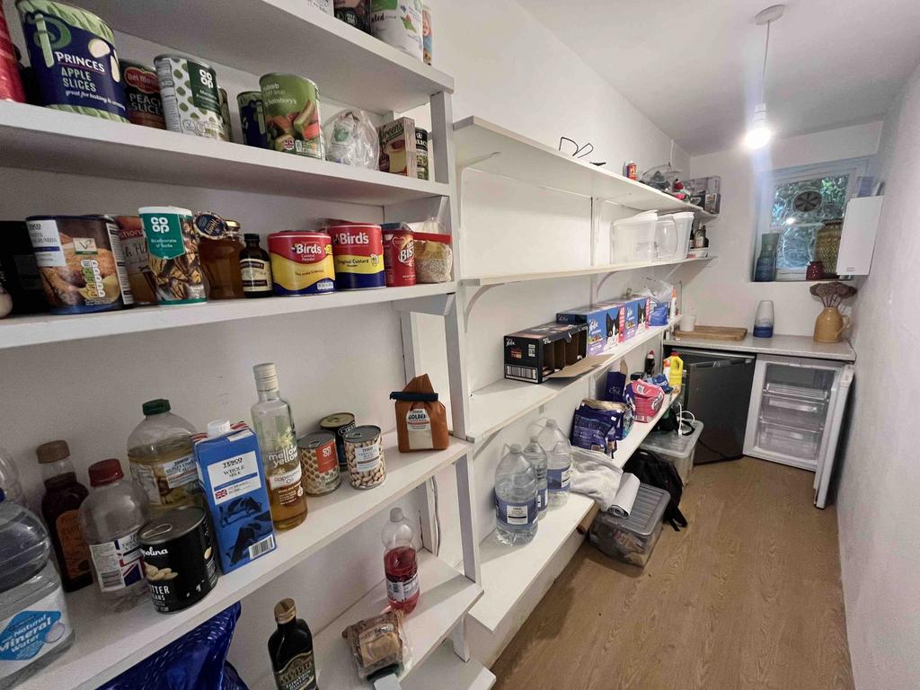 Walk in pantry