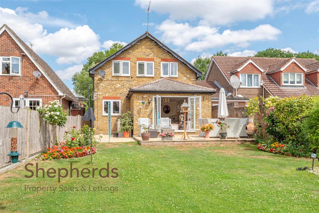 Old Nazeing Road, Broxbourne EN10 4 bed detached house - £850,000