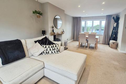 20 Lambert Drive, Burntwood, WS7 2DR