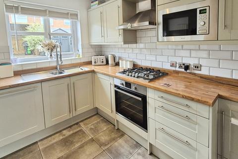 20 Lambert Drive, Burntwood, WS7 2DR