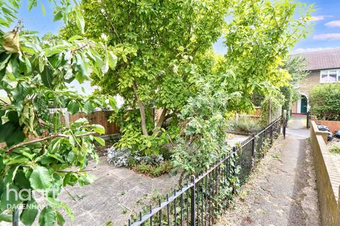 2 bedroom terraced house for sale, Kingsmill Gardens, Dagenham