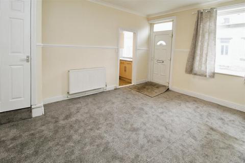 2 bedroom terraced house to rent, Beresford Street, Bradford BD12