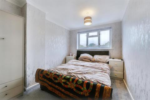 19 Bettina Close, Nuneaton, CV10 9EX