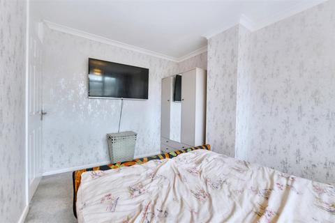19 Bettina Close, Nuneaton, CV10 9EX