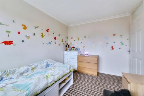 19 Bettina Close, Nuneaton, CV10 9EX
