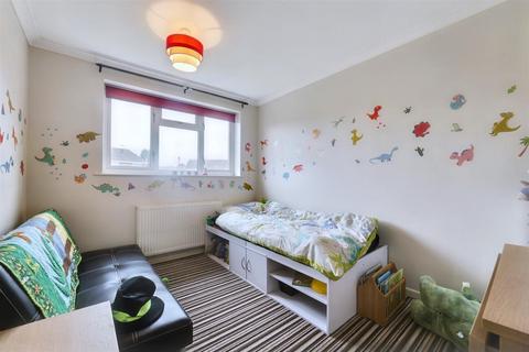 19 Bettina Close, Nuneaton, CV10 9EX