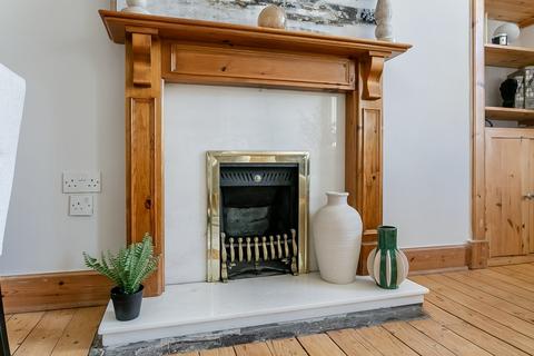 15/3 Tron Square, Edinburgh, EH1 1RT