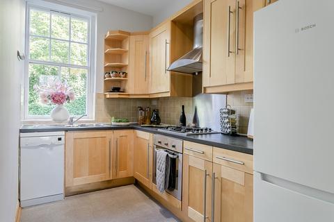 15/3 Tron Square, Edinburgh, EH1 1RT