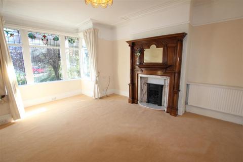 4 bedroom detached house to rent, Leylands Lane, Bradford, BD9