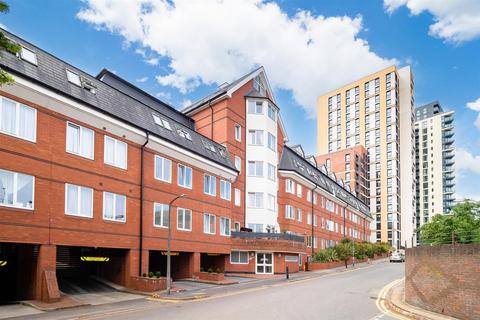 Sutton Court Road, Sutton