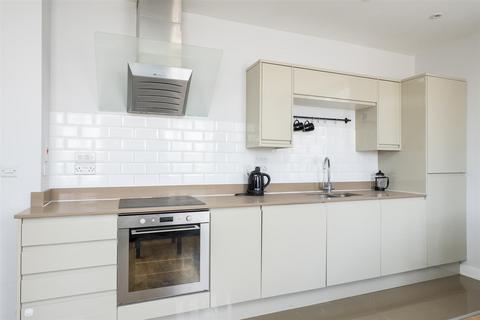 2 bedroom flat for sale, Sutton Court Road, Sutton