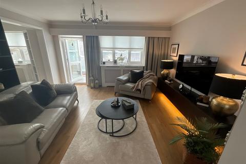 3 bedroom semi-detached house for sale, Menzies Avenue, Basildon, Essex