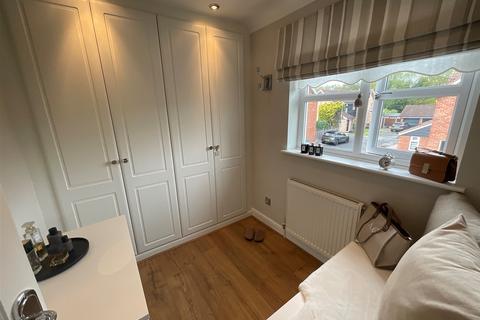 3 bedroom semi-detached house for sale, Menzies Avenue, Basildon, Essex