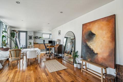 2 bedroom penthouse for sale, Hardwicks Square, London, SW18