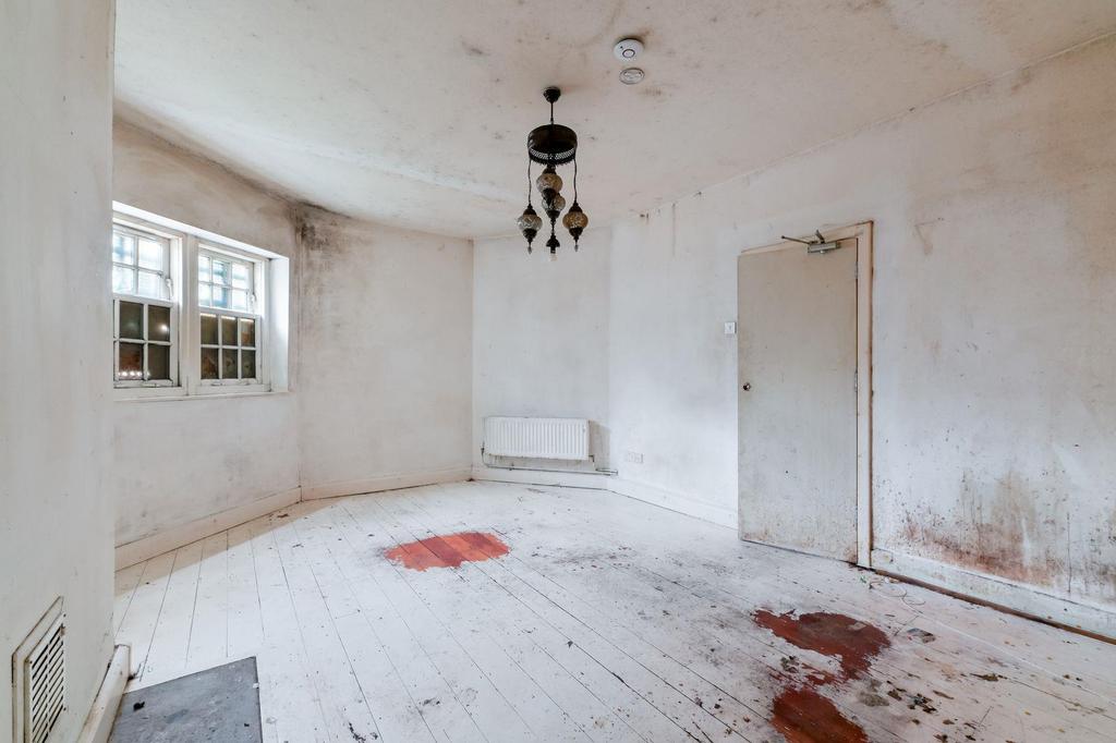Studio Room
