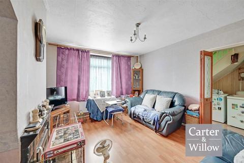 3 bedroom terraced house for sale, Markyate Road, Dagenham, Essex