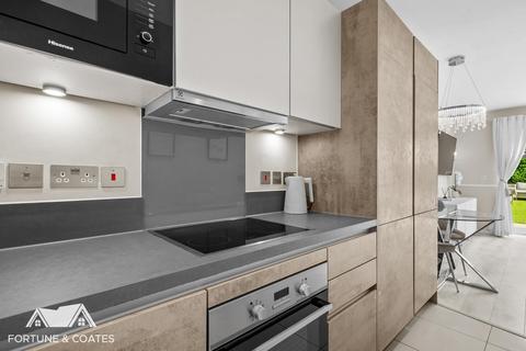 35 Chiron Square, Harlow, CM18 7FS