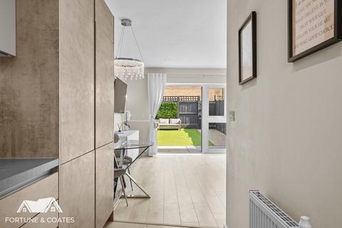 35 Chiron Square, Harlow, CM18 7FS