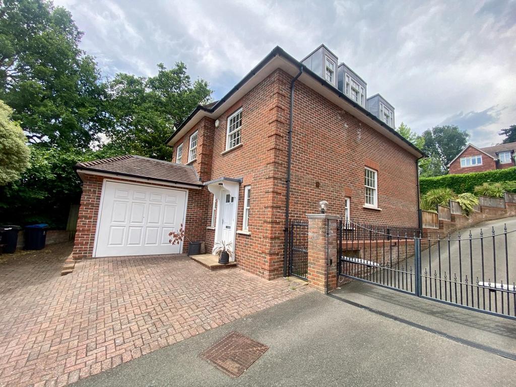 Kingston upon Thames KT2 5 bed detached house to rent - £6,500 pcm (£ ...