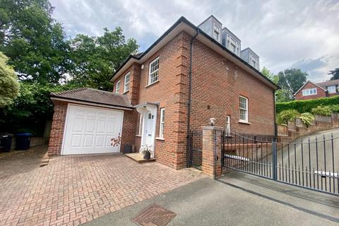 5 bedroom detached house to rent, Kingston upon Thames KT2