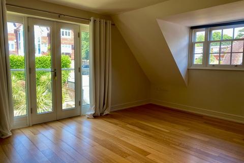 5 bedroom detached house to rent, Kingston upon Thames KT2