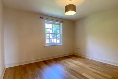 5 bedroom detached house to rent, Kingston upon Thames KT2
