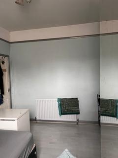 1 bedroom in a house share to rent, Coedcae Street, Cardiff CF11