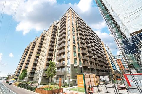 3 bedroom apartment for sale, Seagull Lane, London