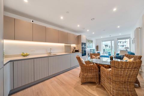 3 bedroom apartment for sale, Seagull Lane, London