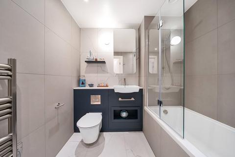 3 bedroom apartment for sale, Seagull Lane, London
