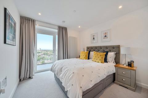 3 bedroom apartment for sale, Seagull Lane, London