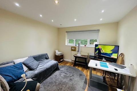 undefined, Wellesley Avenue, Iver, Buckinghamshire