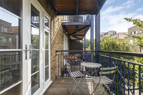 2 bedroom apartment to rent, Victory Place, London, E14