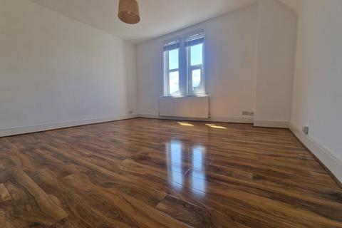 1 bedroom apartment to rent, Elphinstone Road, Hampshire PO5