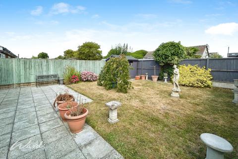 2 bedroom detached bungalow to rent, Alvis Avenue Herne Bay CT6