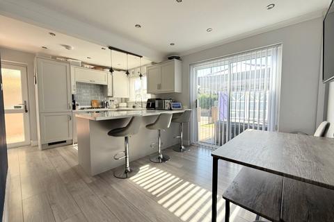 undefined, Sunnyvale, Usk NP15