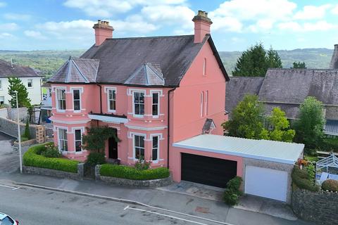 23 Latimer Road, Llandeilo, SA19 6HS