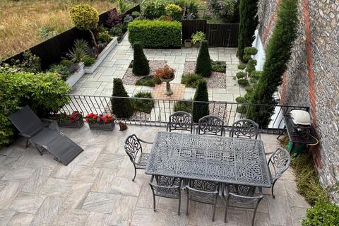 23 Latimer Road, Llandeilo, SA19 6HS