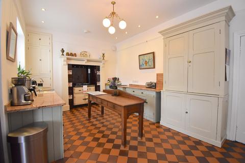 23 Latimer Road, Llandeilo, SA19 6HS