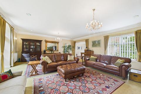 5 bedroom detached house for sale, Wold View Road South, Driffield, YO25 6RR